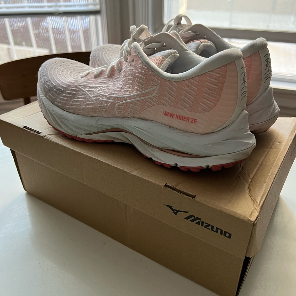 Mizuno Wave Rider 26 Women’s 9